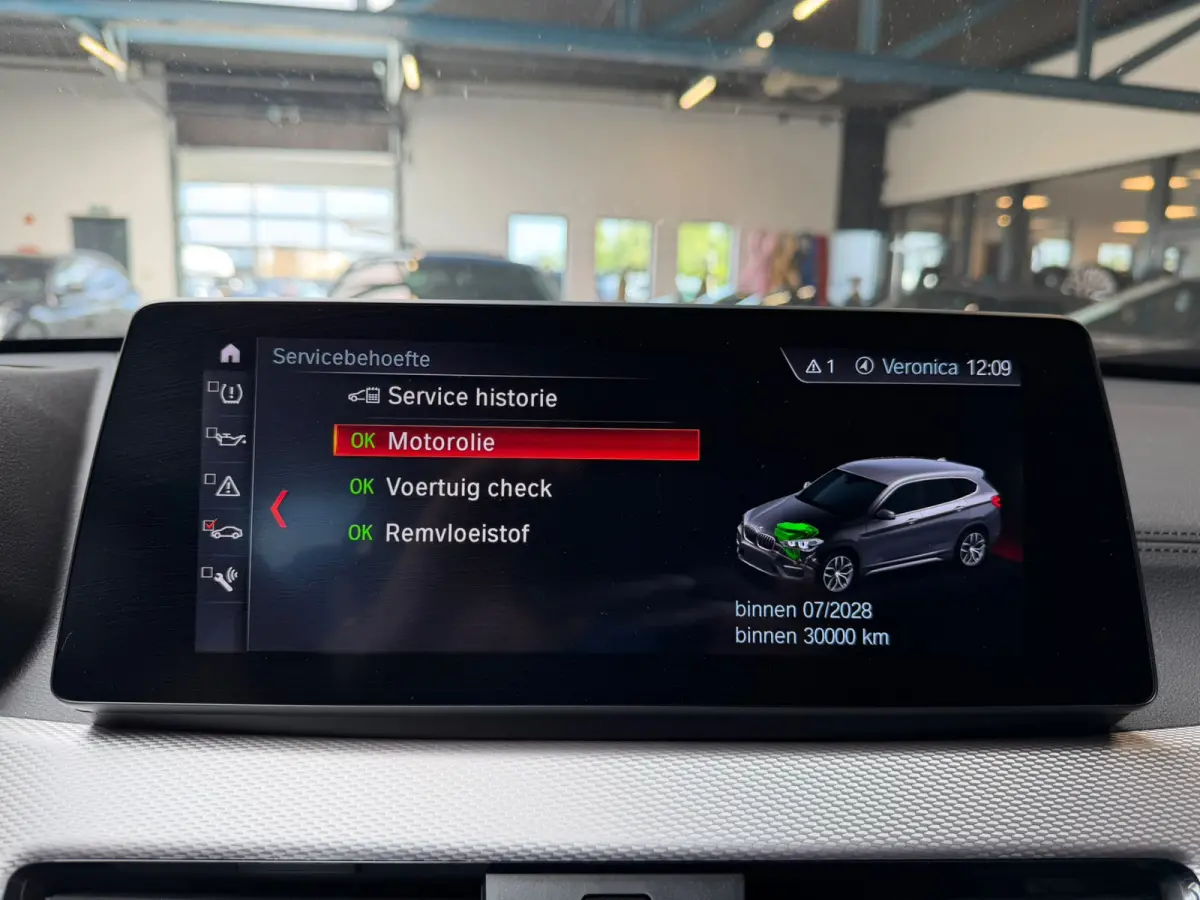 sDrive18i Executive M Sport Navi Plus Head-Up Display 18 Inch LED