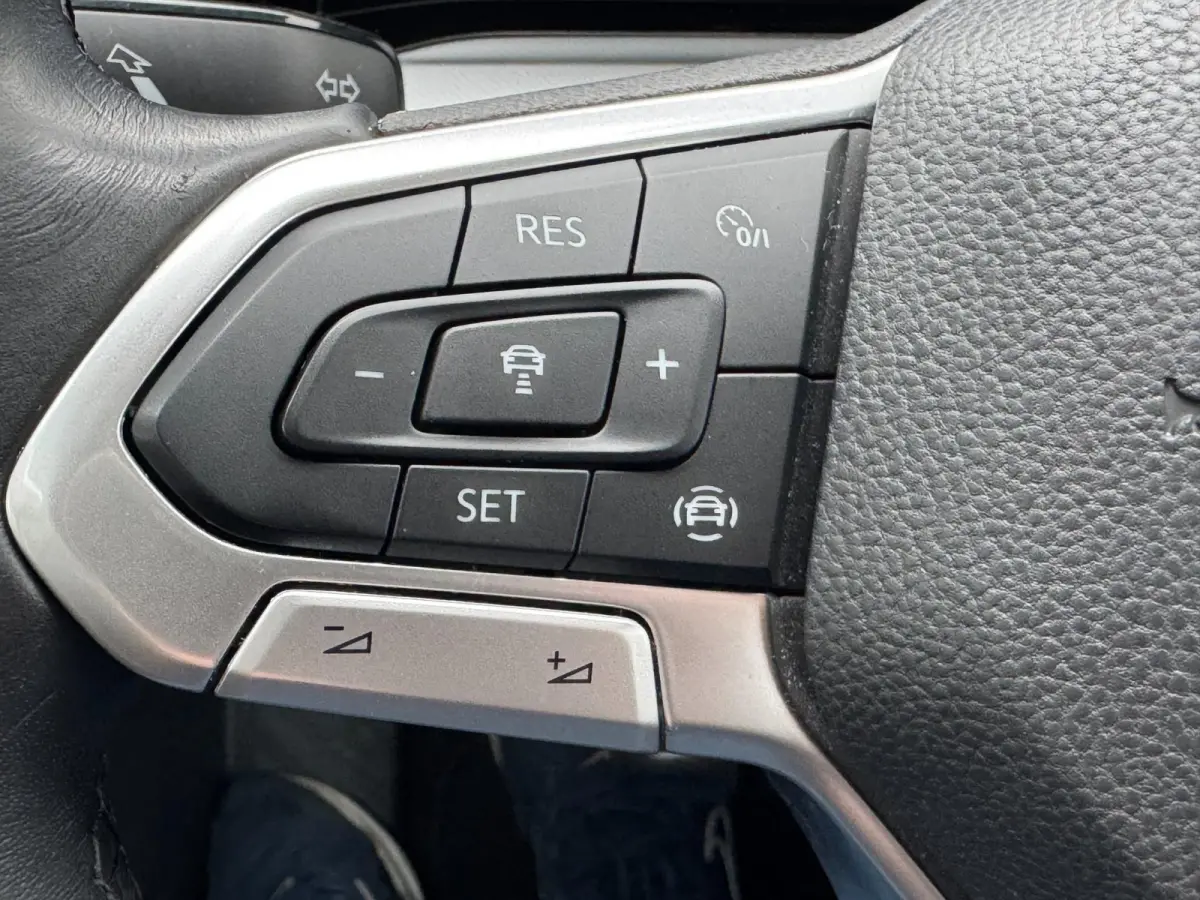 1.0 TSI Life Business / ACC / Lane assist / Keyless Go / IQ-Drive .