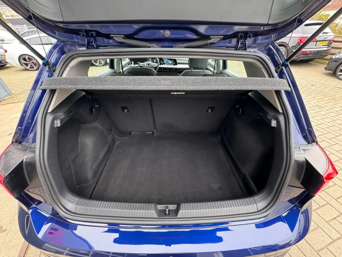 1.0 TSI Life Business / ACC / Lane assist / Keyless Go / IQ-Drive .