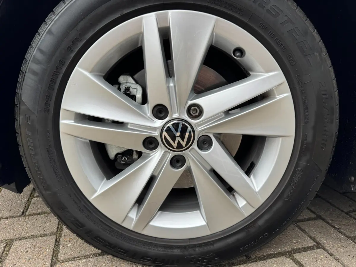 1.0 TSI Life Business / ACC / Lane assist / Keyless Go / IQ-Drive .