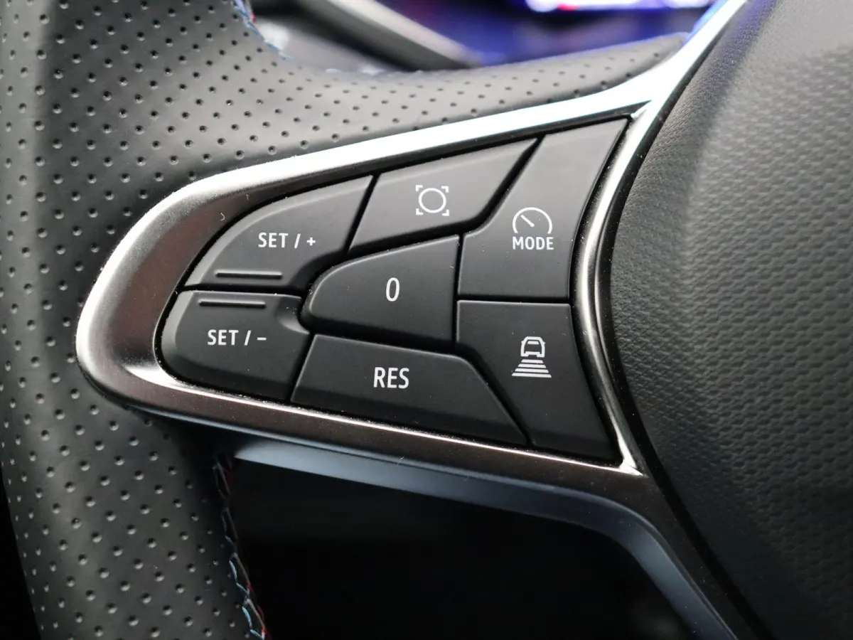 1.6 E-Tech full hybrid 145 esprit Alpine | LED | Achteruitrijcamera | Verwarmd stuurwiel | Keyless | Adaptive cruise.