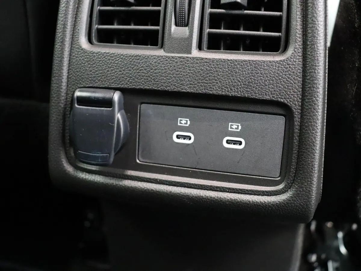 1.6 E-Tech full hybrid 145 esprit Alpine | LED | Achteruitrijcamera | Verwarmd stuurwiel | Keyless | Adaptive cruise.