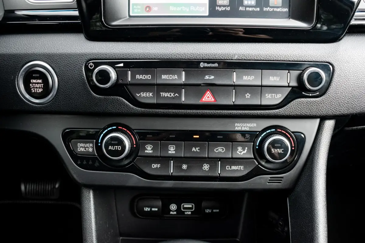1.6 GDi Hybrid BusinessLine|1e EIGENAAR|STOEL-STUUR VERWARMD|KEYLESS ENTRY & START|ADAPT. CRUISE|CAMERA|CLIMATE
