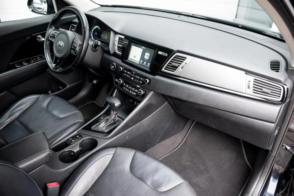 1.6 GDi Hybrid BusinessLine|1e EIGENAAR|STOEL-STUUR VERWARMD|KEYLESS ENTRY & START|ADAPT. CRUISE|CAMERA|CLIMATE