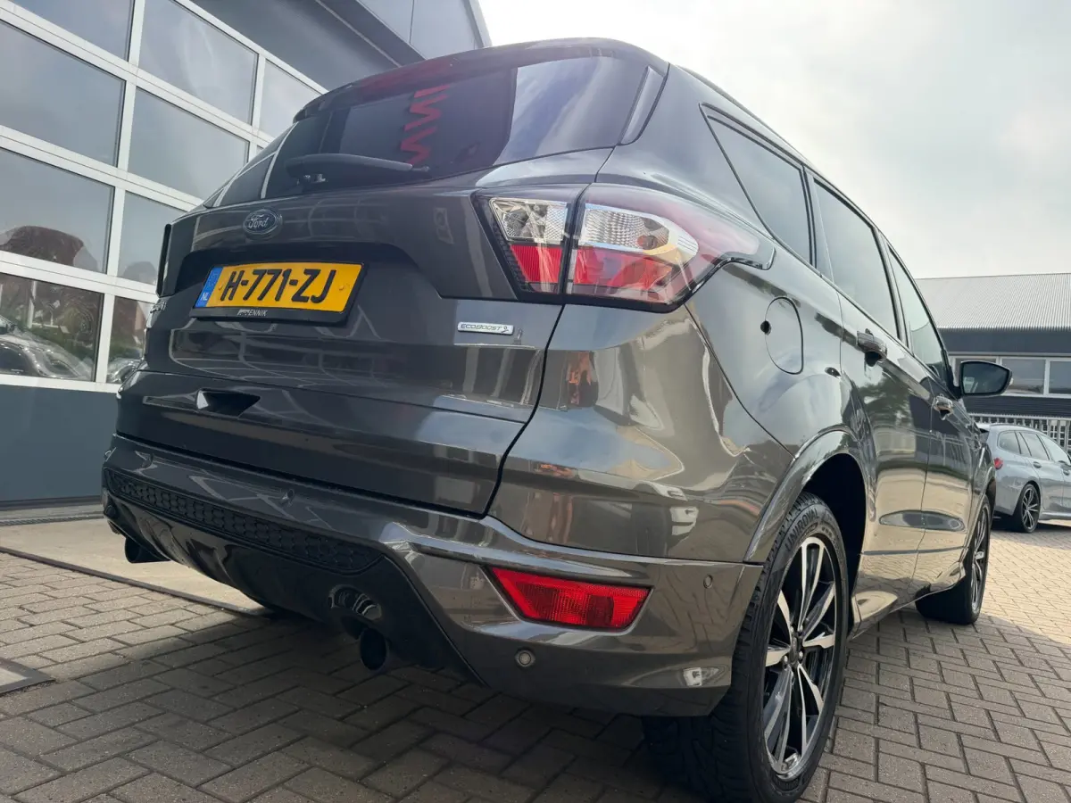 1.5 EcoBoost Titanium/ ACC / DAB / Keyless / Trekhaak / Zeer kompleet !.