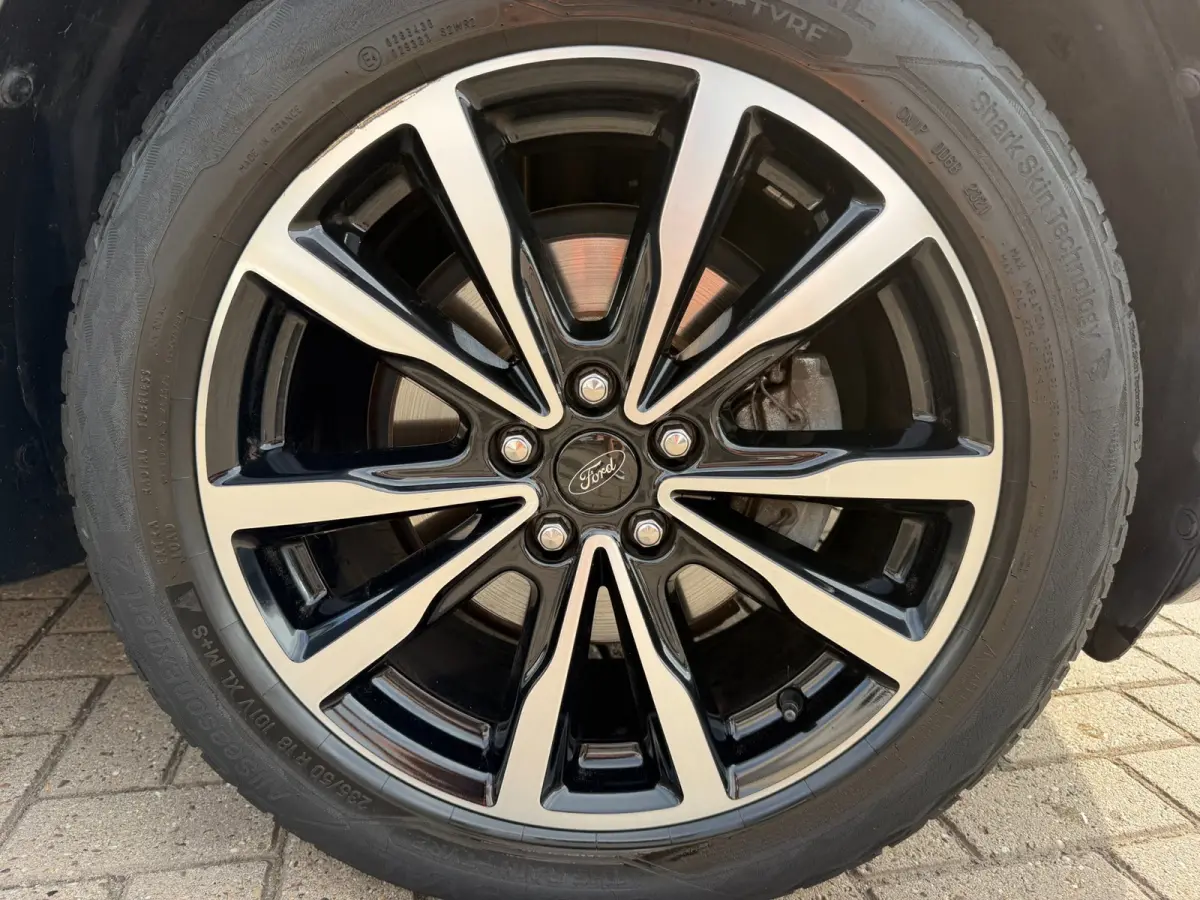 1.5 EcoBoost Titanium/ ACC / DAB / Keyless / Trekhaak / Zeer kompleet !.