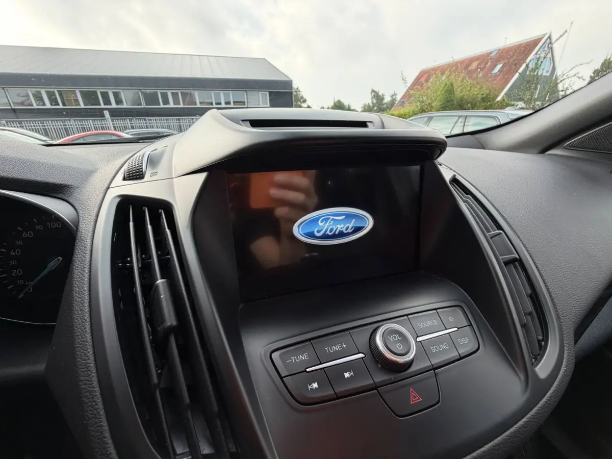 1.5 EcoBoost Titanium/ ACC / DAB / Keyless / Trekhaak / Zeer kompleet !.
