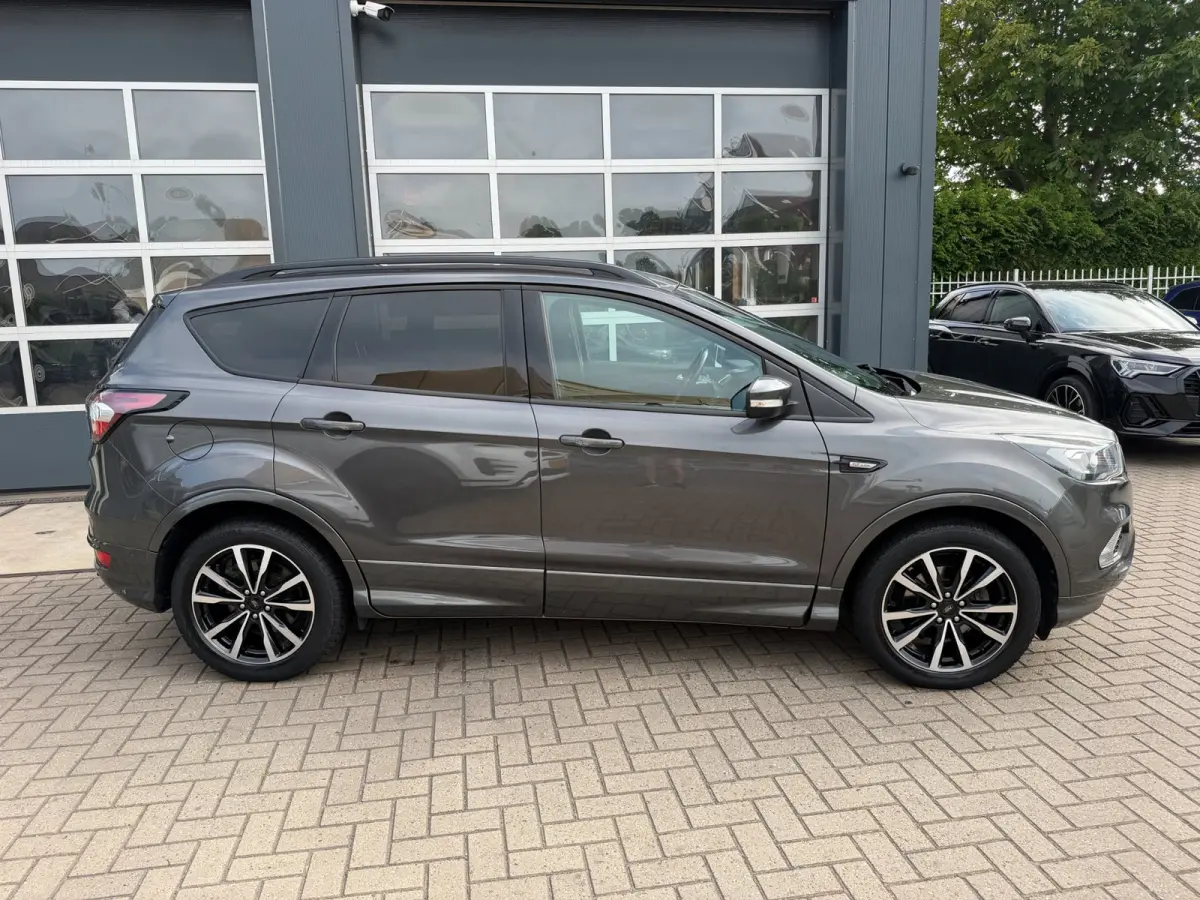 1.5 EcoBoost Titanium/ ACC / DAB / Keyless / Trekhaak / Zeer kompleet !.