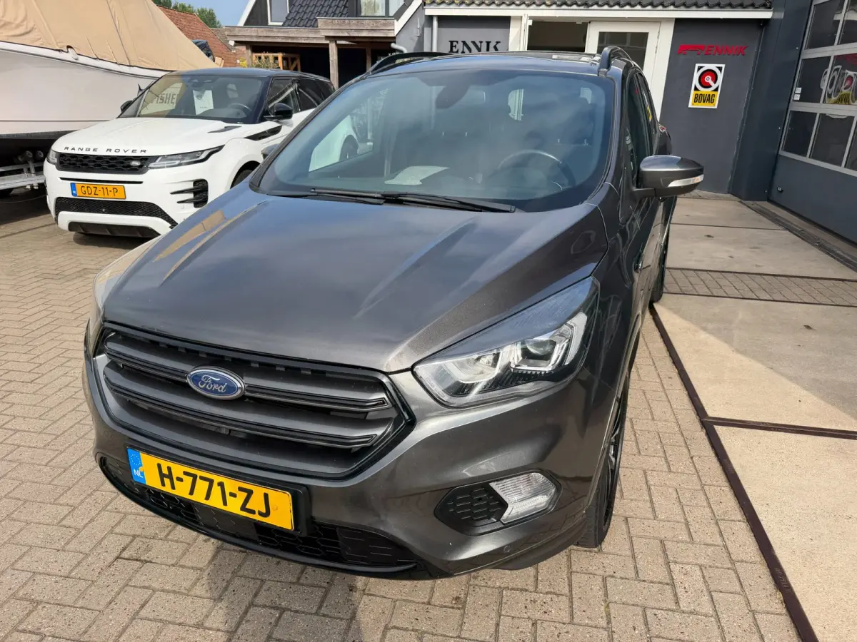 1.5 EcoBoost Titanium/ ACC / DAB / Keyless / Trekhaak / Zeer kompleet !.