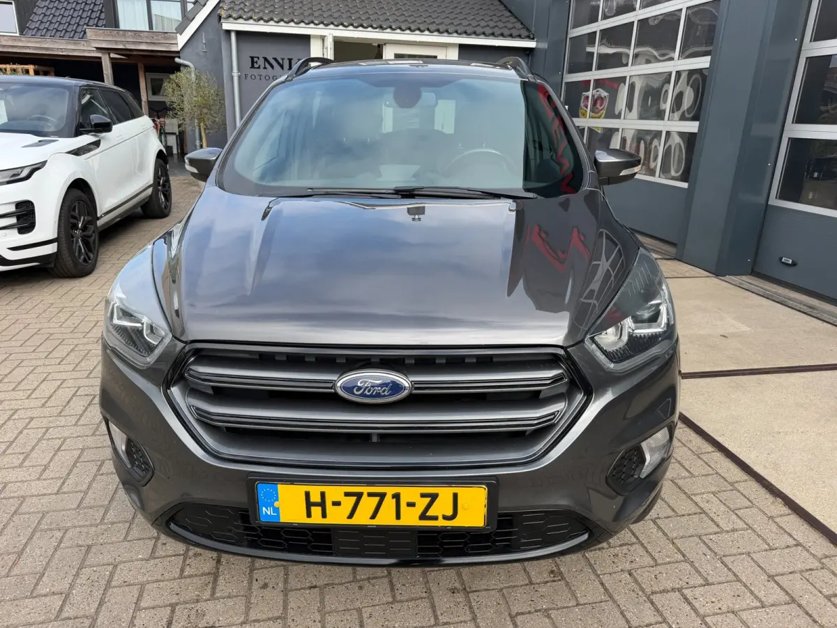 1.5 EcoBoost Titanium/ ACC / DAB / Keyless / Trekhaak / Zeer kompleet !.