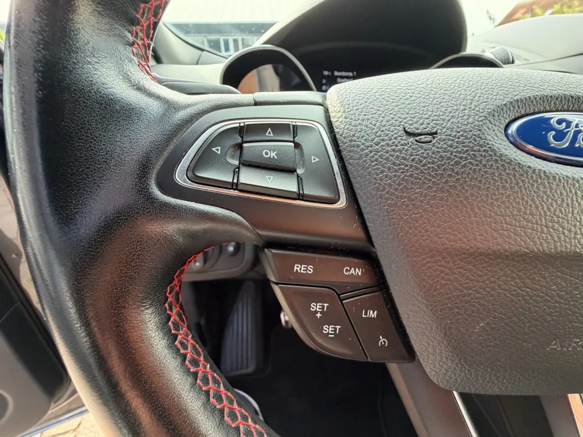 1.5 EcoBoost Titanium/ ACC / DAB / Keyless / Trekhaak / Zeer kompleet !.