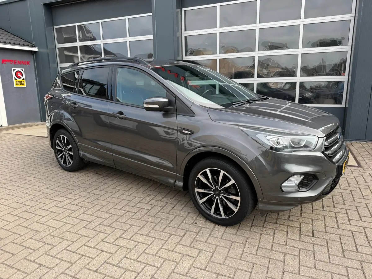1.5 EcoBoost Titanium/ ACC / DAB / Keyless / Trekhaak / Zeer kompleet !.