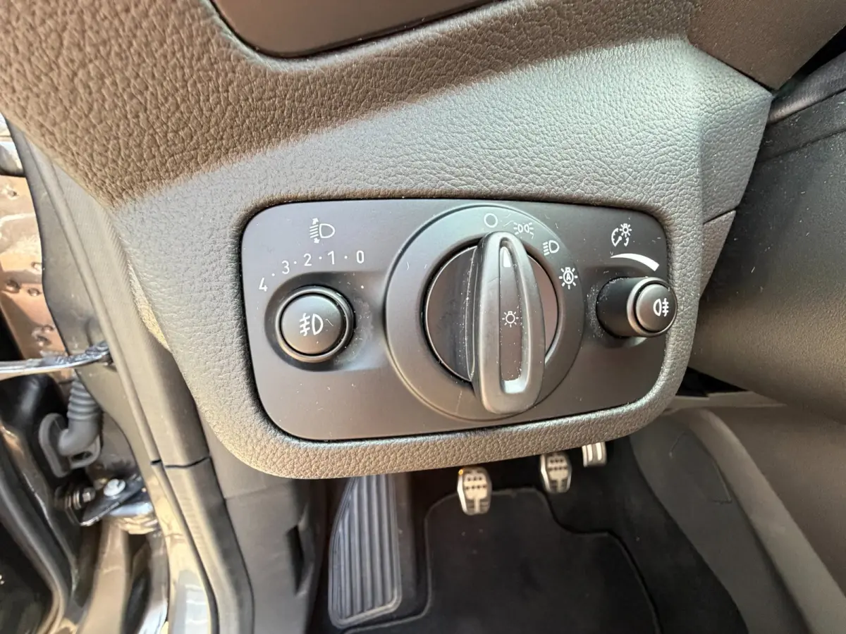 1.5 EcoBoost Titanium/ ACC / DAB / Keyless / Trekhaak / Zeer kompleet !.