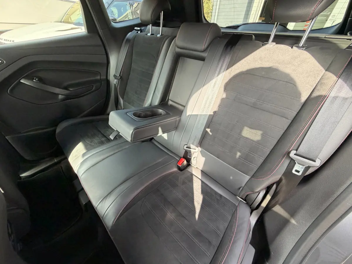 1.5 EcoBoost Titanium/ ACC / DAB / Keyless / Trekhaak / Zeer kompleet !.