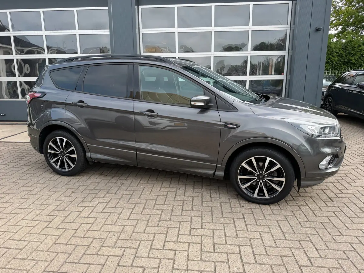 1.5 EcoBoost Titanium/ ACC / DAB / Keyless / Trekhaak / Zeer kompleet !.