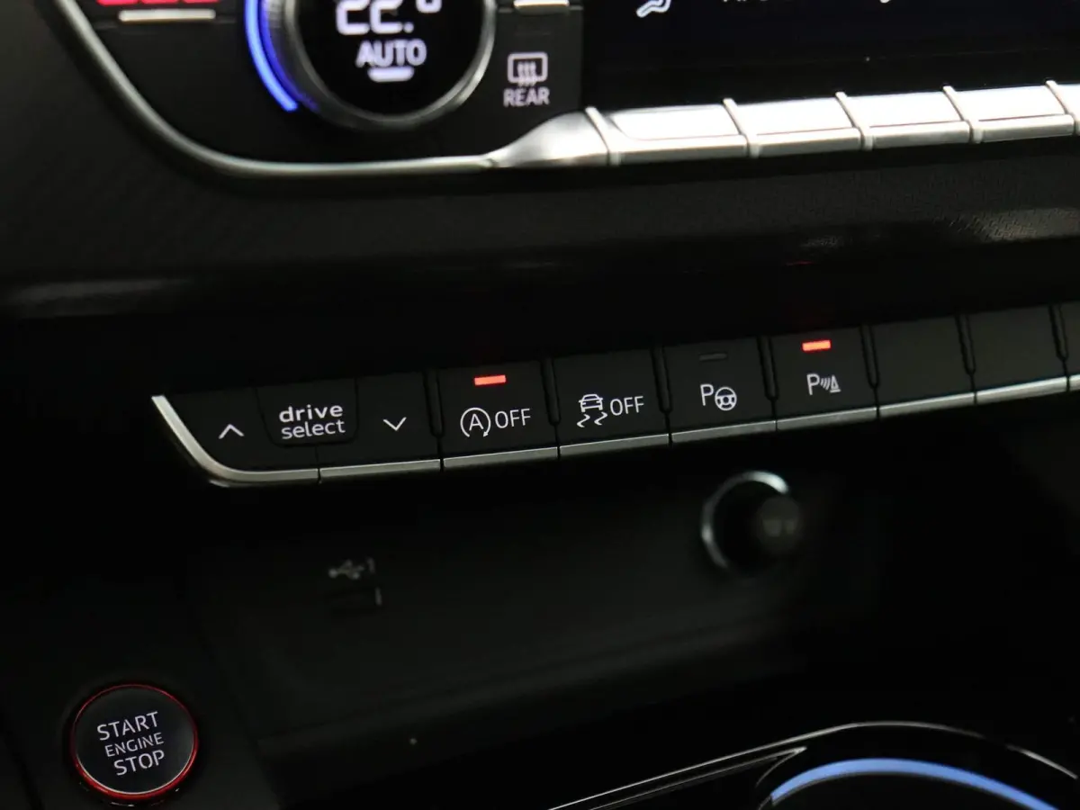 2.9 TFSI quattro 450 PK | RS-sportuitlaatsysteem | RS-dynamiekpakket | RS-sportonderstel plus DRC | 360 Camera | Panoramadak | Adaptive Cruise Control | Stoelverwarming | Virtual Cockpit | L