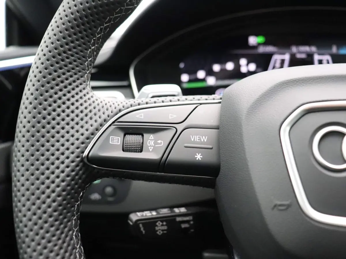 2.9 TFSI quattro 450 PK | RS-sportuitlaatsysteem | RS-dynamiekpakket | RS-sportonderstel plus DRC | 360 Camera | Panoramadak | Adaptive Cruise Control | Stoelverwarming | Virtual Cockpit | L