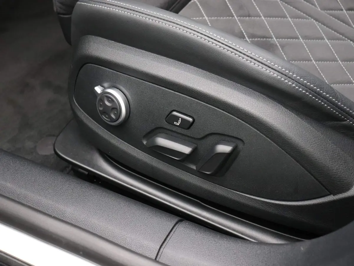 2.9 TFSI quattro 450 PK | RS-sportuitlaatsysteem | RS-dynamiekpakket | RS-sportonderstel plus DRC | 360 Camera | Panoramadak | Adaptive Cruise Control | Stoelverwarming | Virtual Cockpit | L