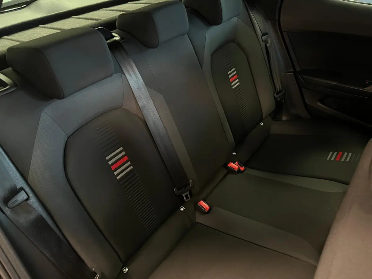 1.0 TSI FR Business Intense / stoelverw / trekh. /