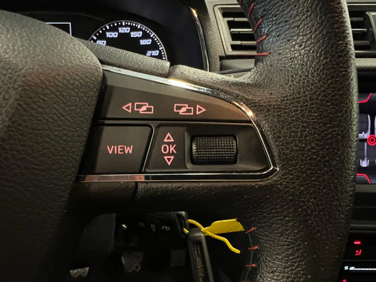 1.0 TSI FR Business Intense / stoelverw / trekh. /