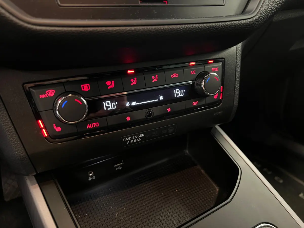 1.0 TSI FR Business Intense / stoelverw / trekh. /