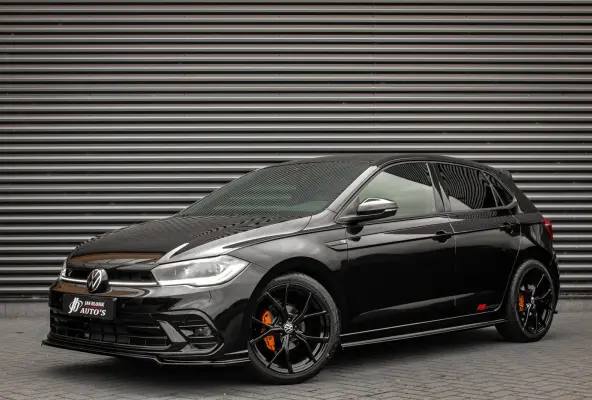1.0 TSI R-Line OPTIONS / FULL BLACK / VERLAGINGSVEREN / APPLE CARPLAY / LED KOPLAMPEN / DIGITAL DASCH /MAXTON PACK