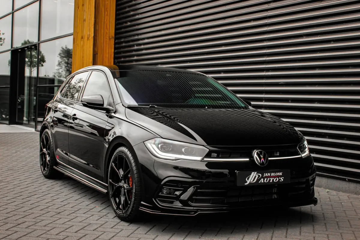 1.0 TSI R-Line OPTIONS / FULL BLACK / VERLAGINGSVEREN / APPLE CARPLAY / LED KOPLAMPEN / DIGITAL DASCH /MAXTON PACK