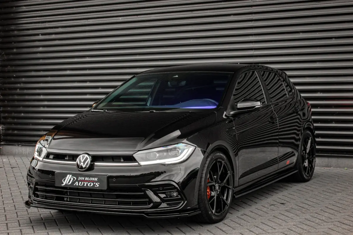 1.0 TSI R-Line OPTIONS / FULL BLACK / VERLAGINGSVEREN / APPLE CARPLAY / LED KOPLAMPEN / DIGITAL DASCH /MAXTON PACK