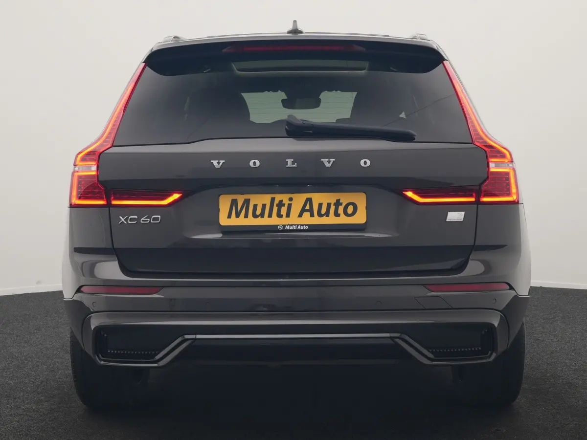 T6 PHEV AWD R-Design 350pk Dealer O.H | Trekhaak Af Fabriek | Panodak | Adaptive Cruise | Harman / Kardon | Camera | Lederen Sportstoelen Memory & Verwarmd | Keyless | Apple Carplay | Pilot 