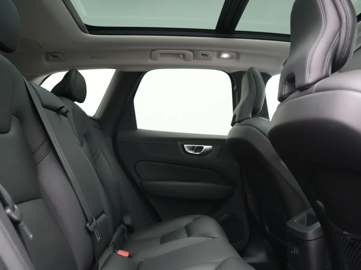 T6 PHEV AWD R-Design 350pk Dealer O.H | Trekhaak Af Fabriek | Panodak | Adaptive Cruise | Harman / Kardon | Camera | Lederen Sportstoelen Memory & Verwarmd | Keyless | Apple Carplay | Pilot 