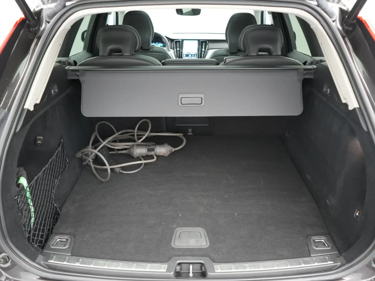 T6 PHEV AWD R-Design 350pk Dealer O.H | Trekhaak Af Fabriek | Panodak | Adaptive Cruise | Harman / Kardon | Camera | Lederen Sportstoelen Memory & Verwarmd | Keyless | Apple Carplay | Pilot 