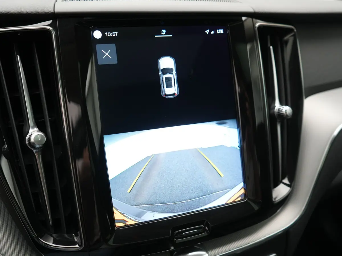 T6 PHEV AWD R-Design 350pk Dealer O.H | Trekhaak Af Fabriek | Panodak | Adaptive Cruise | Harman / Kardon | Camera | Lederen Sportstoelen Memory & Verwarmd | Keyless | Apple Carplay | Pilot 