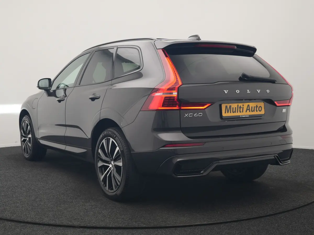 T6 PHEV AWD R-Design 350pk Dealer O.H | Trekhaak Af Fabriek | Panodak | Adaptive Cruise | Harman / Kardon | Camera | Lederen Sportstoelen Memory & Verwarmd | Keyless | Apple Carplay | Pilot 