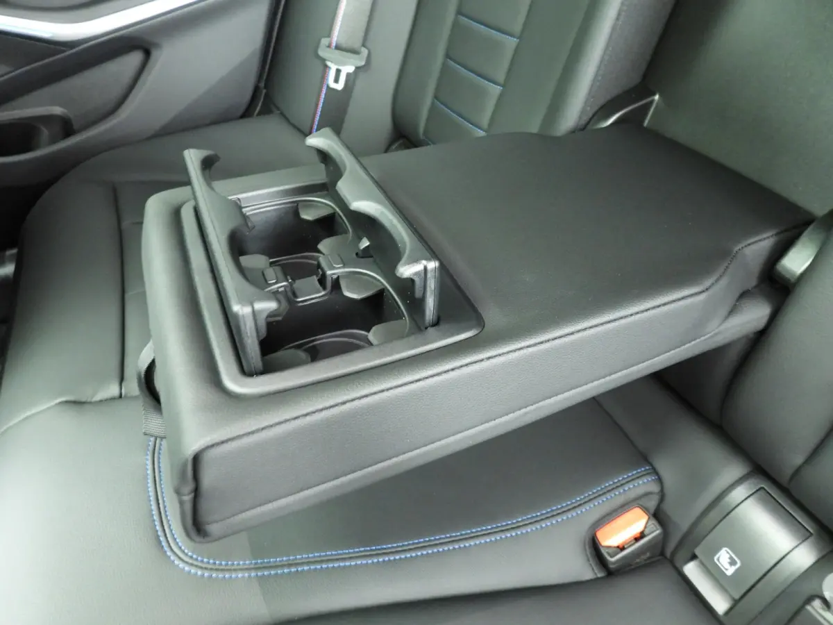 330e M Sportpakket Pro / Schuifdak / Driving assist prof / Getint glas / Leder / Alu wielen 19 inch