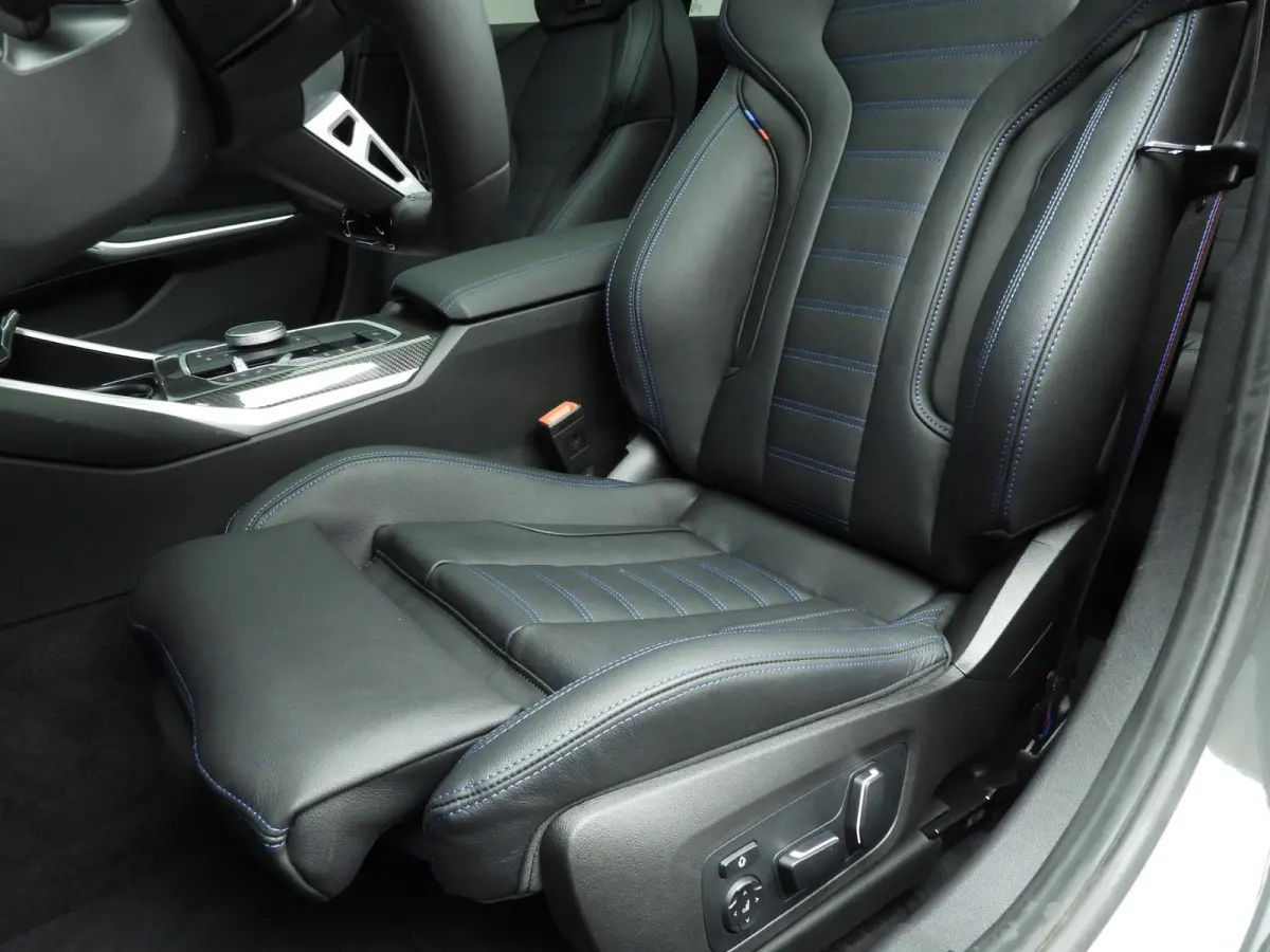 330e M Sportpakket Pro / Schuifdak / Driving assist prof / Getint glas / Leder / Alu wielen 19 inch