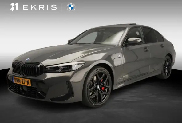 330e M Sportpakket Pro / Schuifdak / Driving assist prof / Getint glas / Leder / Alu wielen 19 inch