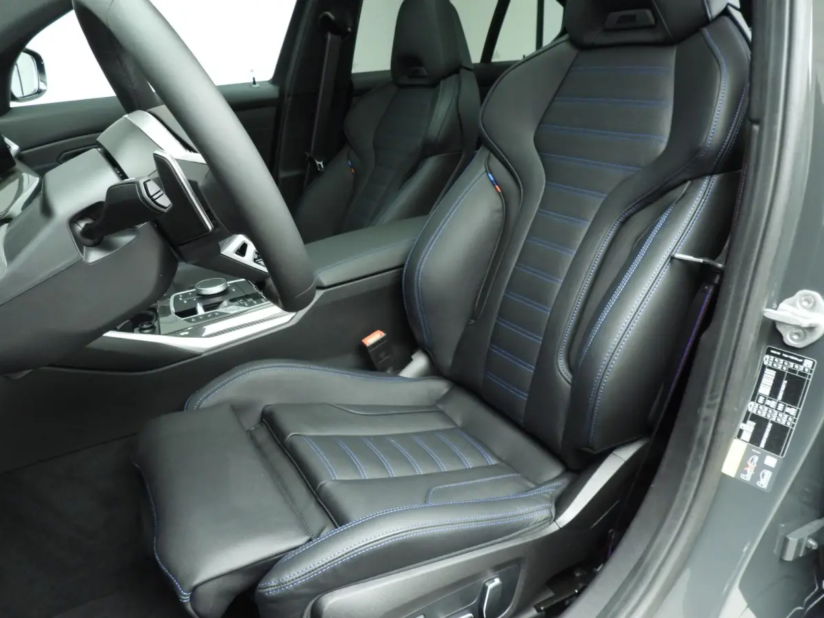 330e M Sportpakket Pro / Schuifdak / Driving assist prof / Getint glas / Leder / Alu wielen 19 inch