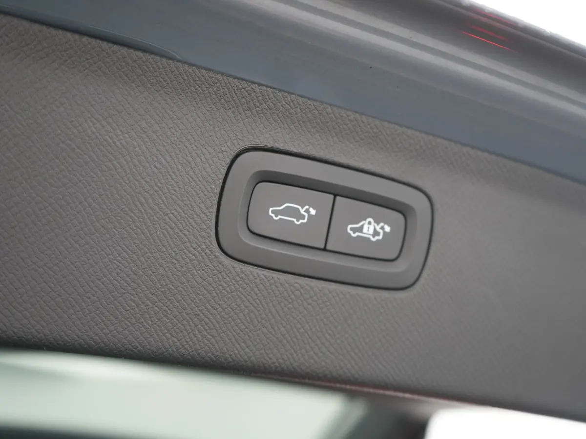 T8 Recharge AWD R-Design Long Range PHEV 456pk Dealer O.H | Adaptive Cruise | Camera | Lederen Sportstoelen Memory & Verwarmd | Apple Carplay | Keyless | BLIS | Pilot Assist | Stuurverwarmin
