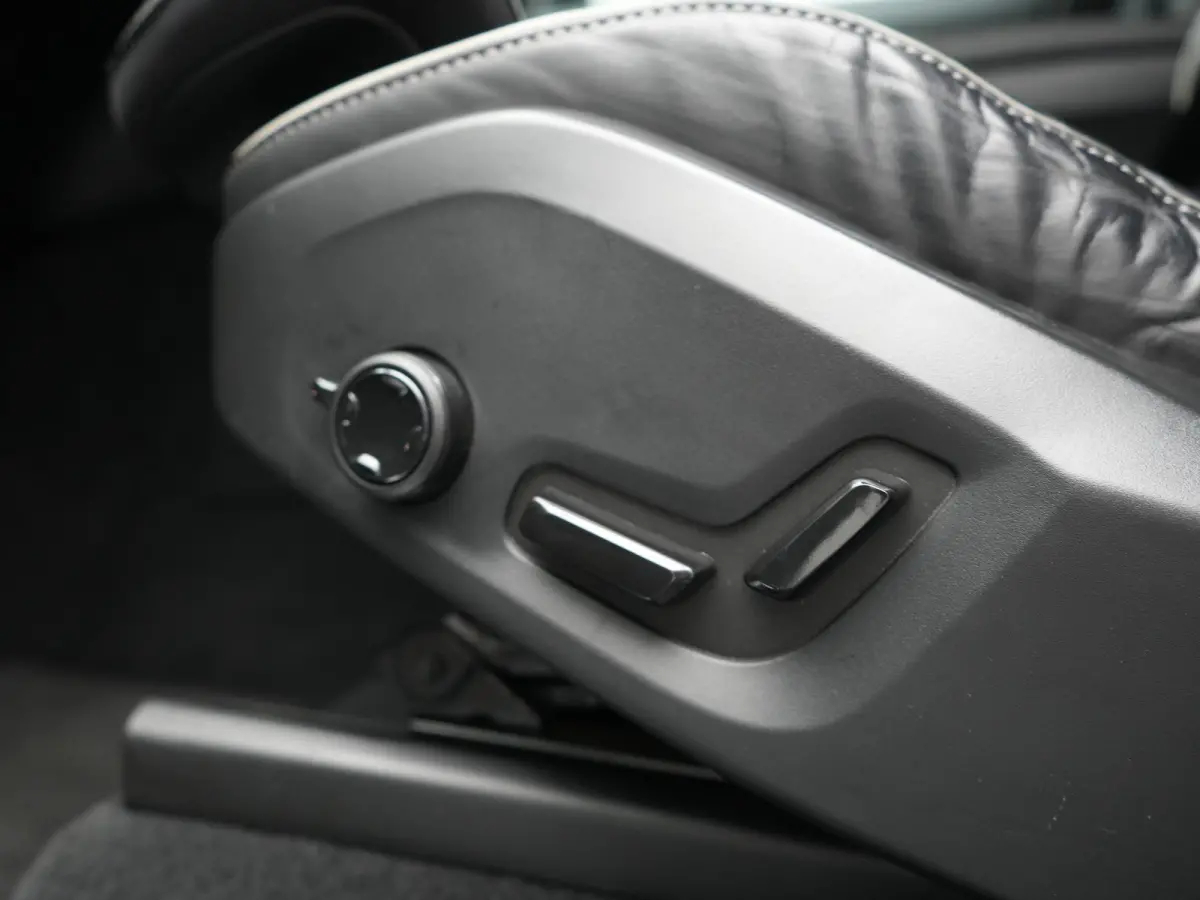 T8 Recharge AWD R-Design Long Range PHEV 456pk Dealer O.H | Adaptive Cruise | Camera | Lederen Sportstoelen Memory & Verwarmd | Apple Carplay | Keyless | BLIS | Pilot Assist | Stuurverwarmin