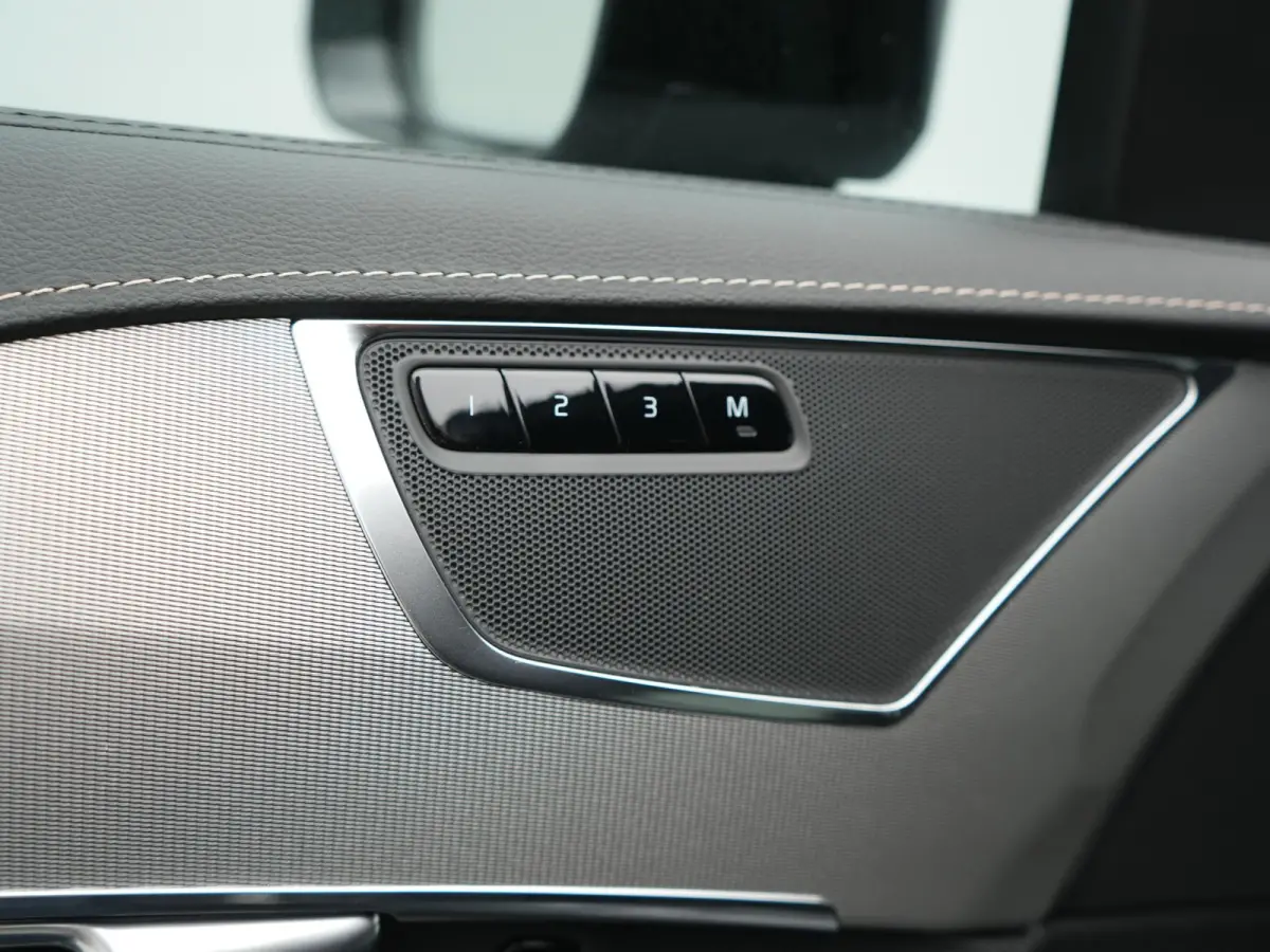 T8 Recharge AWD R-Design Long Range PHEV 456pk Dealer O.H | Adaptive Cruise | Camera | Lederen Sportstoelen Memory & Verwarmd | Apple Carplay | Keyless | BLIS | Pilot Assist | Stuurverwarmin