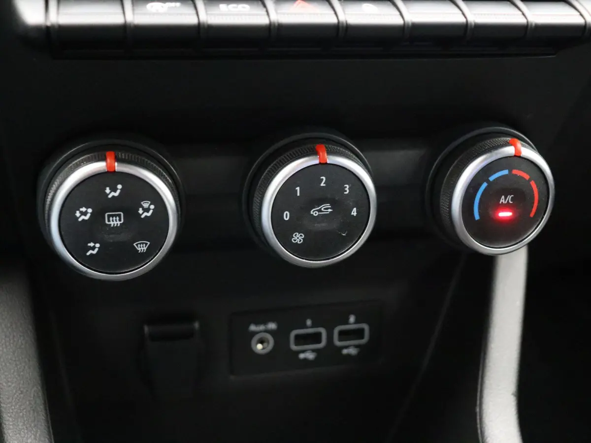 1.0 TCe Business Zen Bi-Fuel | LPG G3 | Voordelig rijden | Cruise Control | Metallic Lak | Apple Carplay & Android Auto | LED Koplampen | Parkeersensoren |