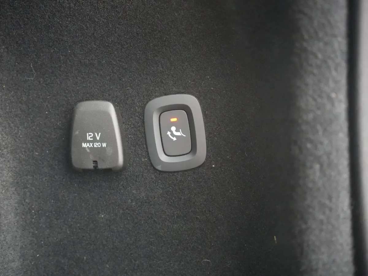 T6 AWD Plus Dark Long Range PHEV 350pk Dealer O.H | Trekhaak Af Fabriek | Panodak | Adaptive Cruise | 360 Camera | Sportstoelen Memory & Verwarmd | Keyless | Apple Carplay | Pilot Assist | S