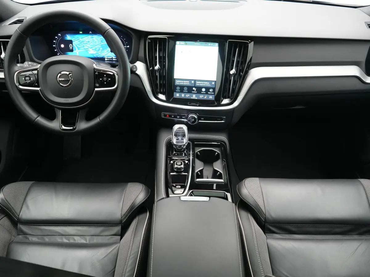 T6 AWD Plus Dark Long Range PHEV 350pk Dealer O.H | Trekhaak Af Fabriek | Panodak | Adaptive Cruise | 360 Camera | Sportstoelen Memory & Verwarmd | Keyless | Apple Carplay | Pilot Assist | S