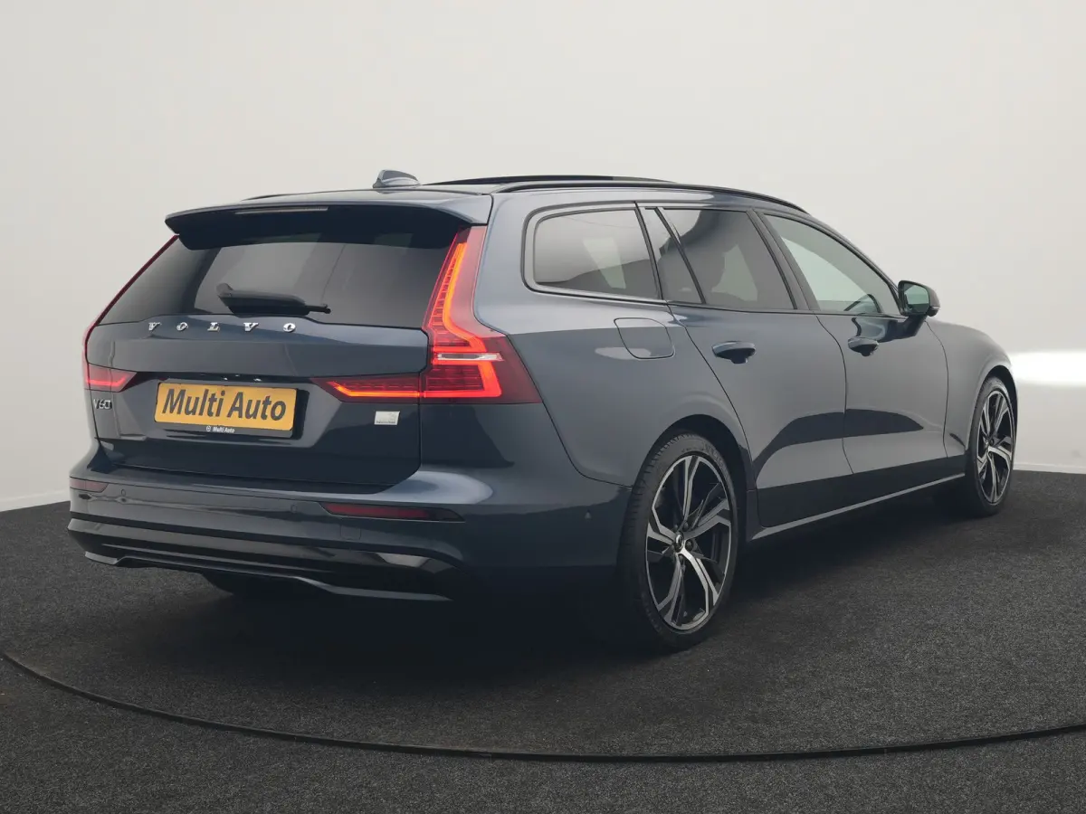 T6 PHEV AWD Plus Dark Long Range 350pk Dealer O.H | Trekhaak Af Fabriek | Panodak | Adaptive Cruise | 360 Camera | Sportstoelen Memory & Verwarmd | Keyless | Apple Carplay | Pilot Assist | S
