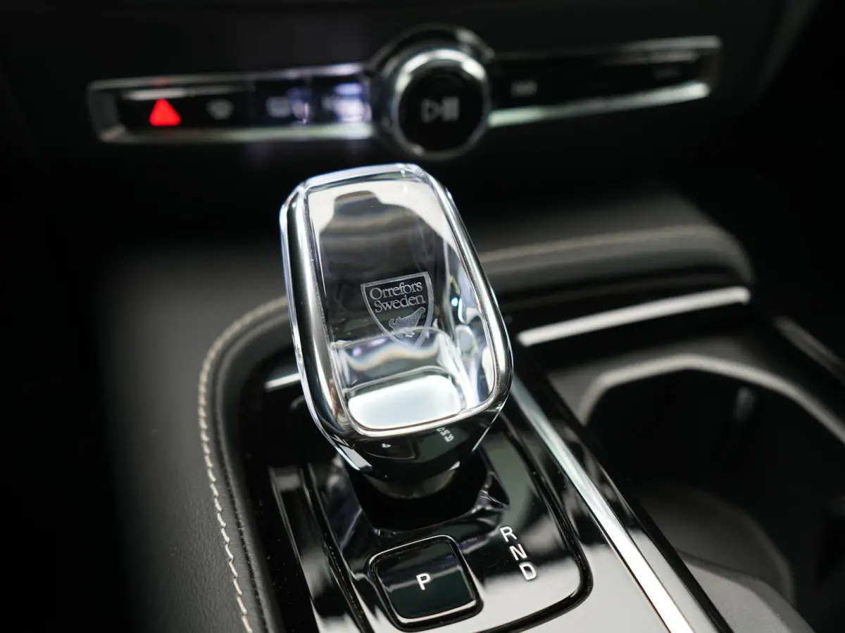 T6 AWD Plus Dark Long Range PHEV 350pk Dealer O.H | Trekhaak Af Fabriek | Panodak | Adaptive Cruise | 360 Camera | Sportstoelen Memory & Verwarmd | Keyless | Apple Carplay | Pilot Assist | S