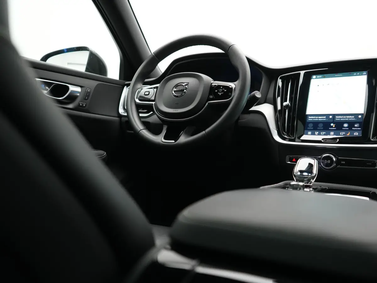 T6 AWD Plus Dark Long Range PHEV 350pk Dealer O.H | Trekhaak Af Fabriek | Panodak | Adaptive Cruise | 360 Camera | Sportstoelen Memory & Verwarmd | Keyless | Apple Carplay | Pilot Assist | S