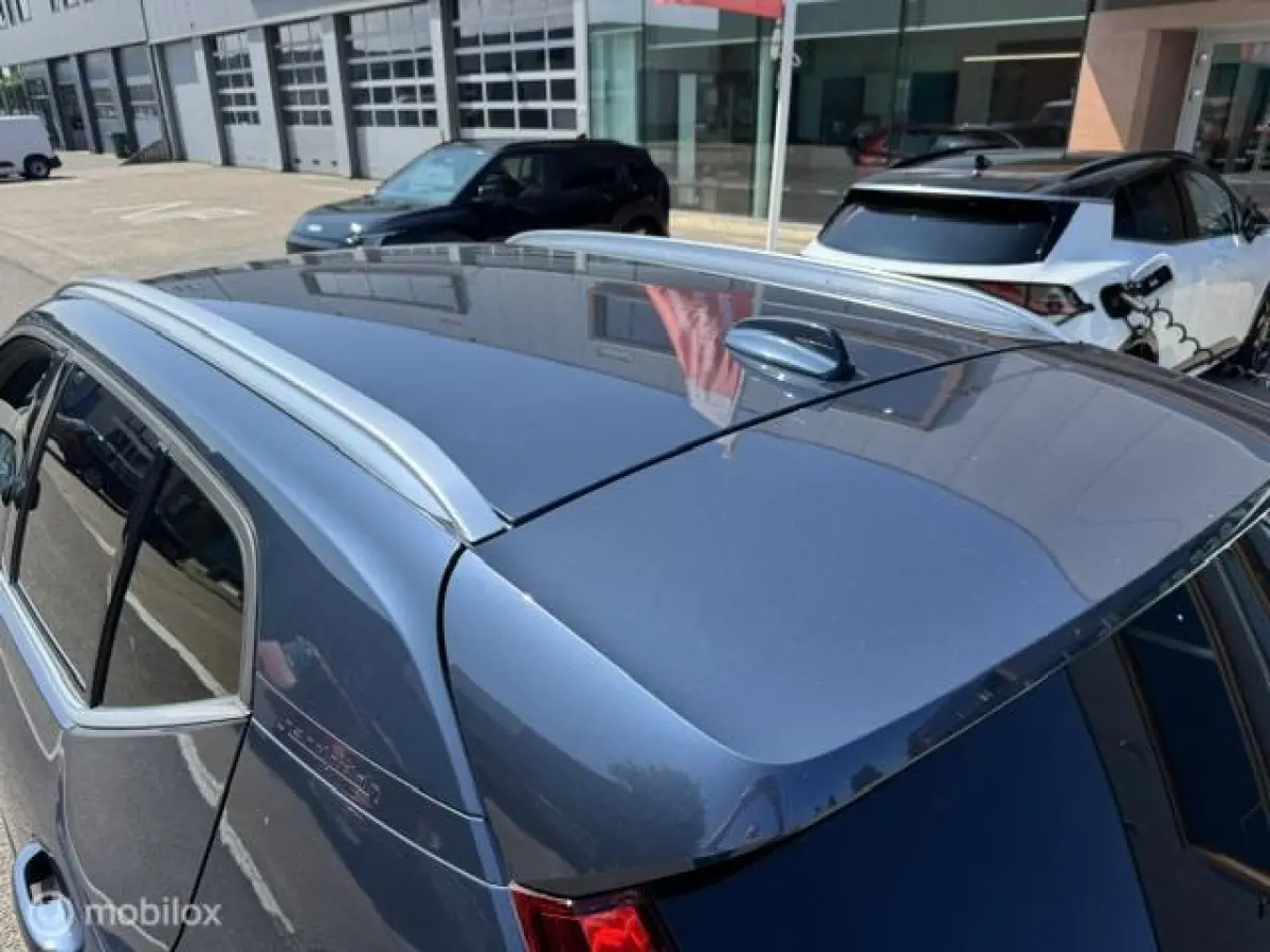 1.5 T3 Inscription Trekhaak , 163pk , 1.600kg trekgewicht , Navigatie , Camera , Parkeerhulp voor & Achter , Lederbekleding incl stoel verwarming , Volvo dealer onderhouden