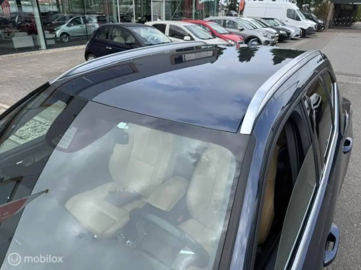 1.5 T3 Inscription Trekhaak , 163pk , 1.600kg trekgewicht , Navigatie , Camera , Parkeerhulp voor & Achter , Lederbekleding incl stoel verwarming , Volvo dealer onderhouden