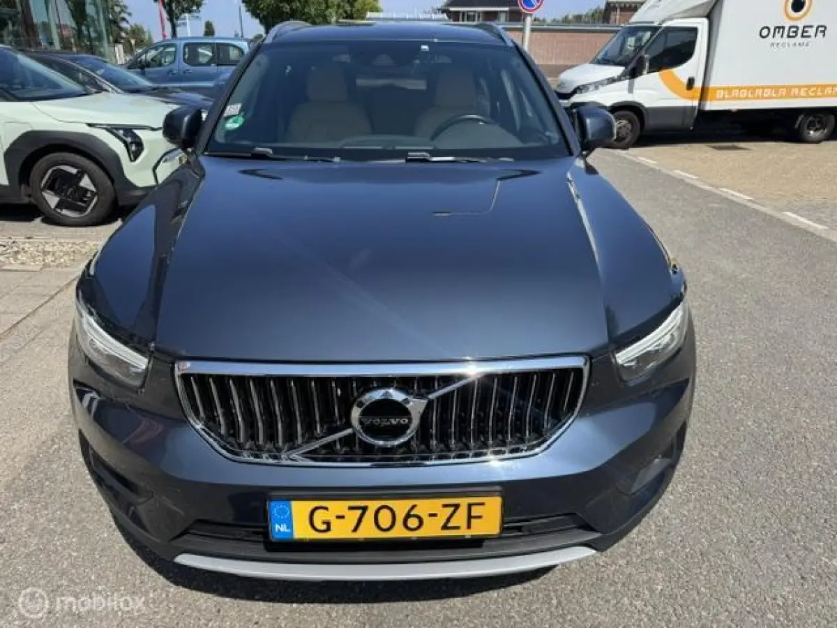 1.5 T3 Inscription Trekhaak , 163pk , 1.600kg trekgewicht , Navigatie , Camera , Parkeerhulp voor & Achter , Lederbekleding incl stoel verwarming , Volvo dealer onderhouden
