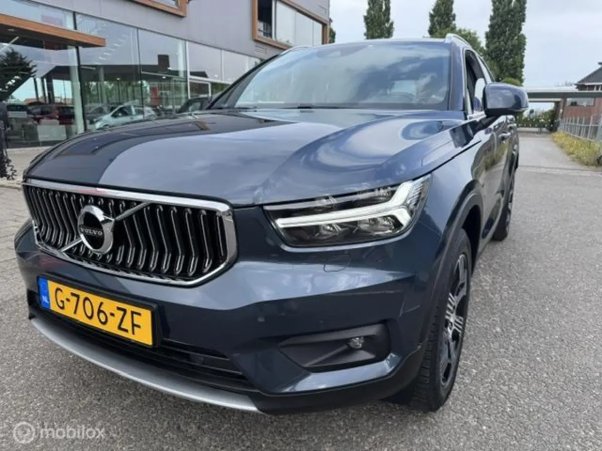 1.5 T3 Inscription Trekhaak , 163pk , 1.600kg trekgewicht , Navigatie , Camera , Parkeerhulp voor & Achter , Lederbekleding incl stoel verwarming , Volvo dealer onderhouden